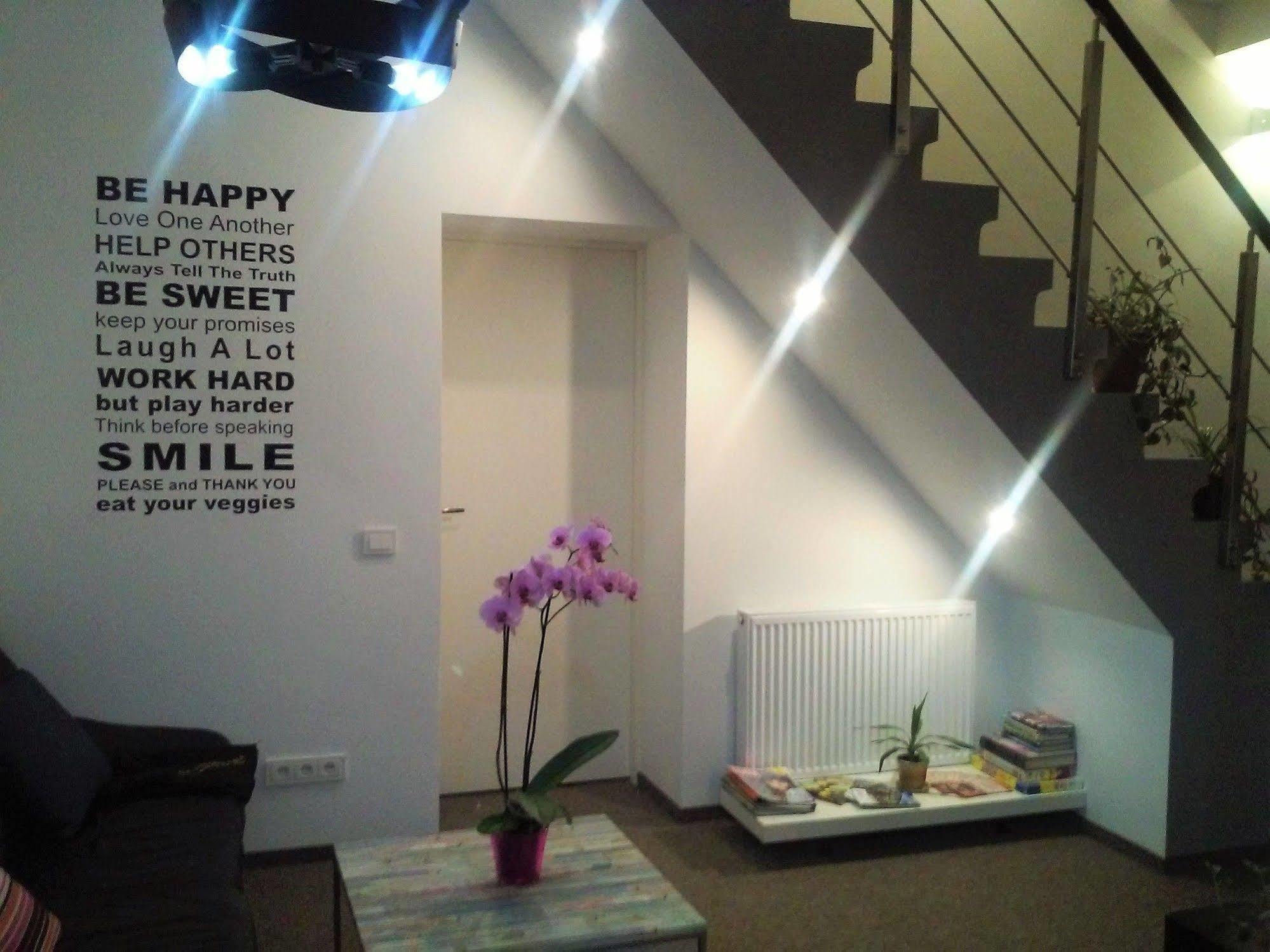 Happy Inn Каунас Экстерьер фото